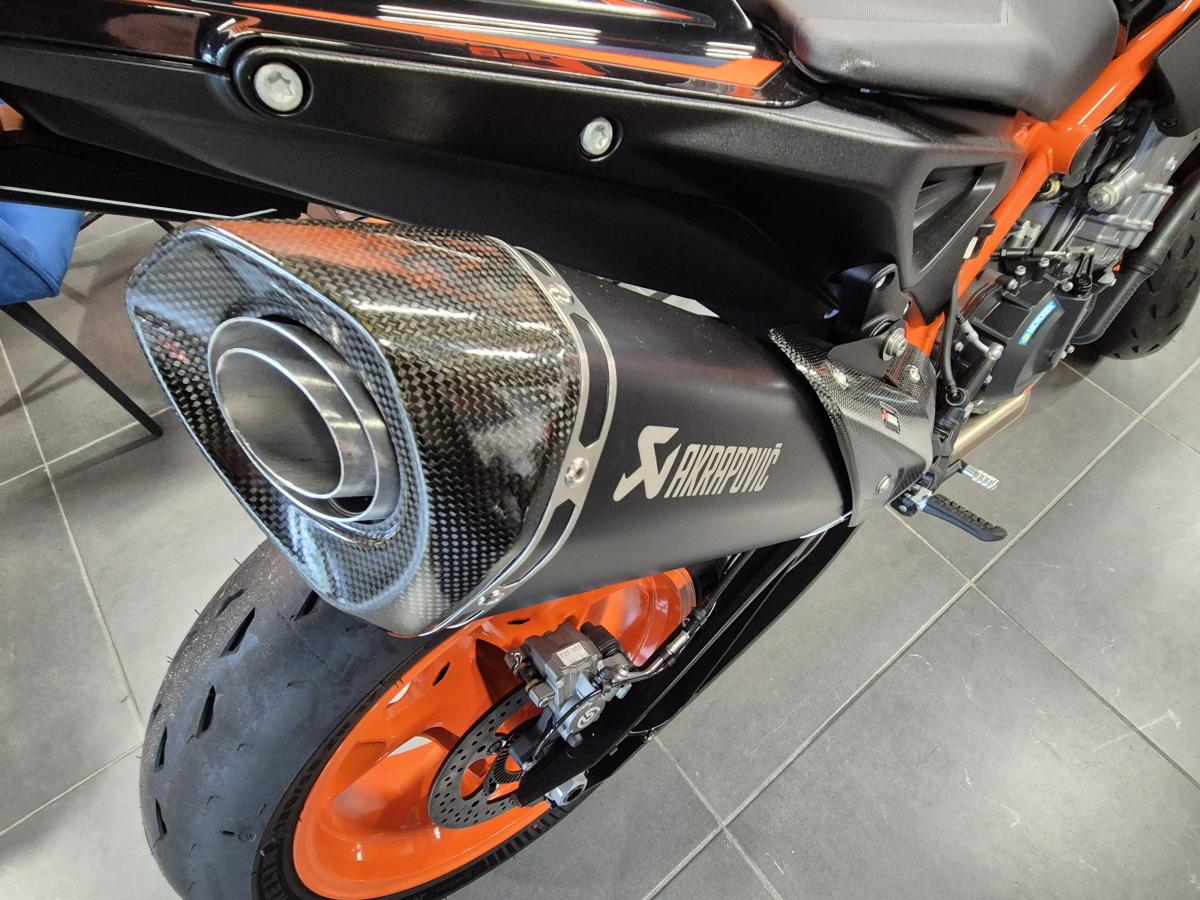 
								KTM 890 DUKE R full									