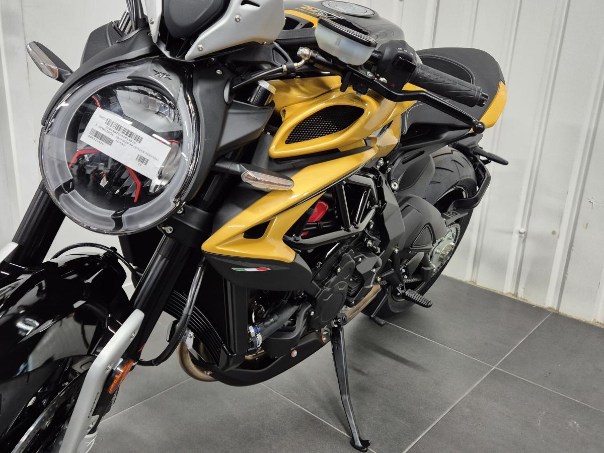 
								MV AGUSTA DRAGSTER 800 RR SCS full									