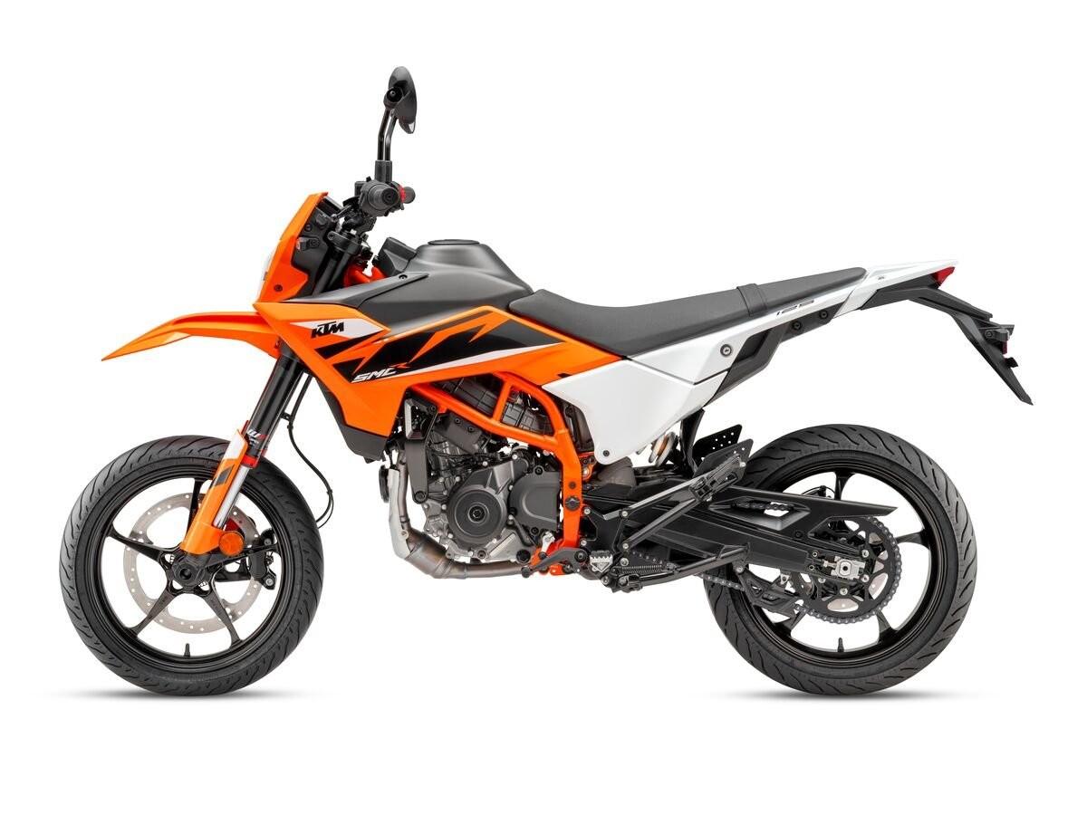 
								KTM 125 SMC R Supermoto full									
