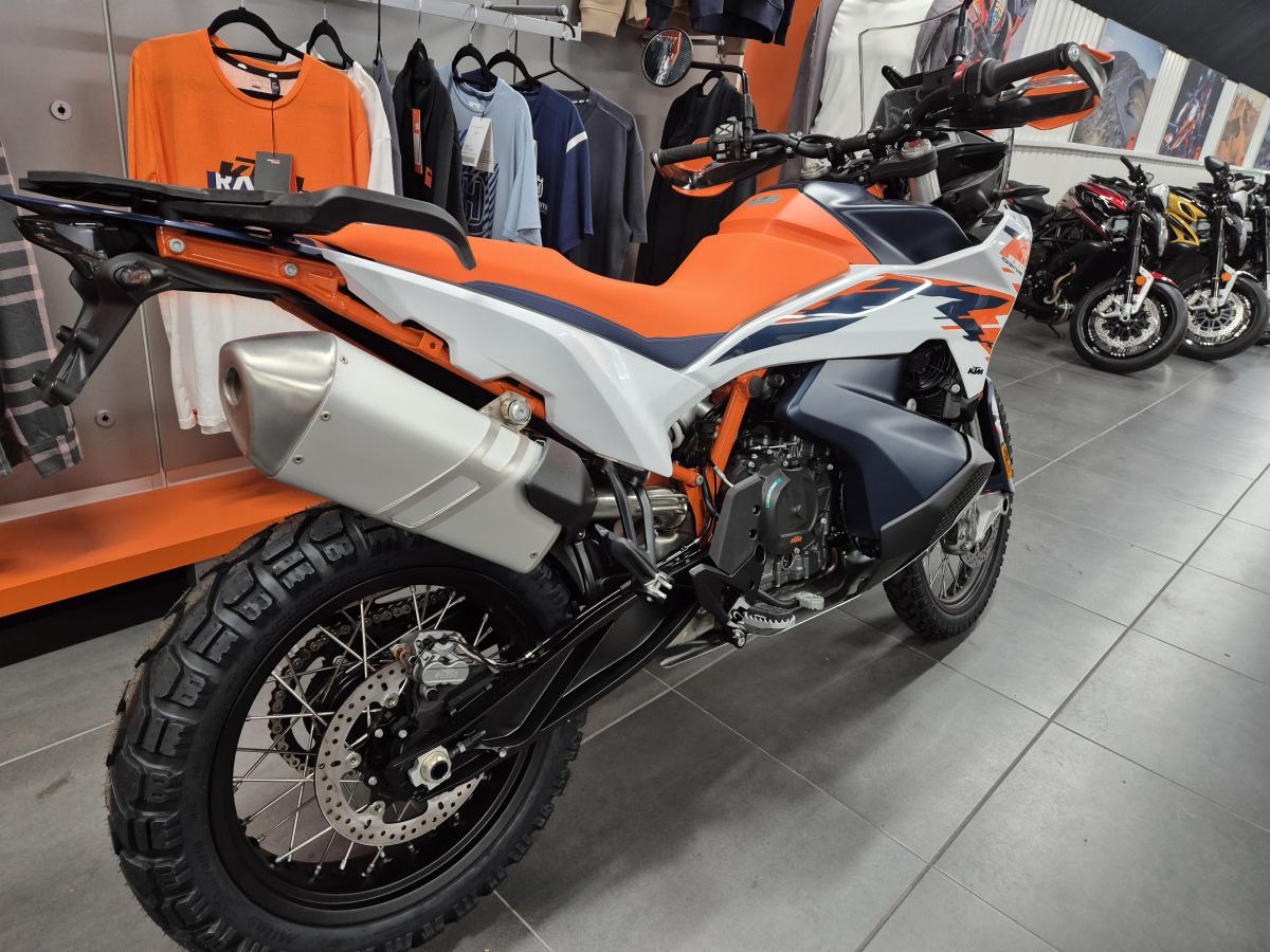 
								KTM 890 ADVENTURE R full									