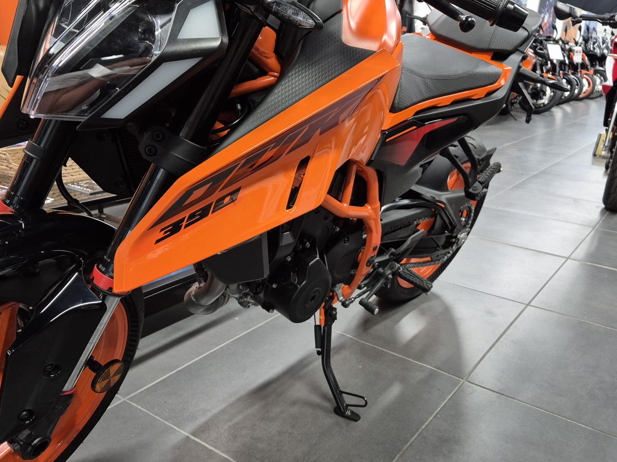 
								KTM 390 DUKE full									