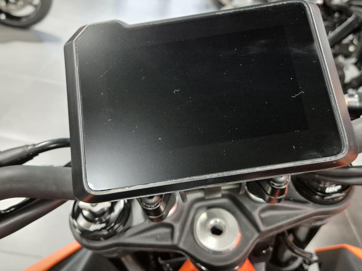 
								KTM 390 DUKE full									