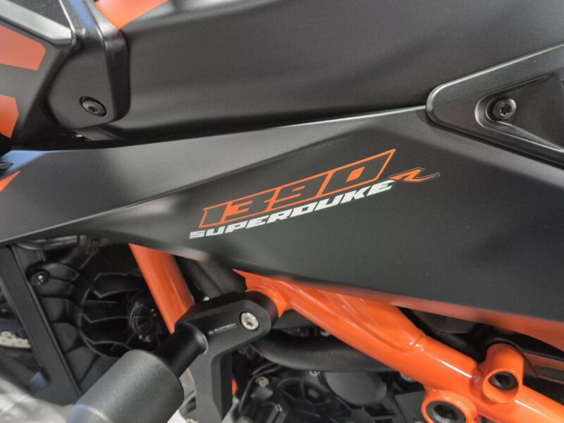 KTM KTM 1390 SUPERDUKE R 24