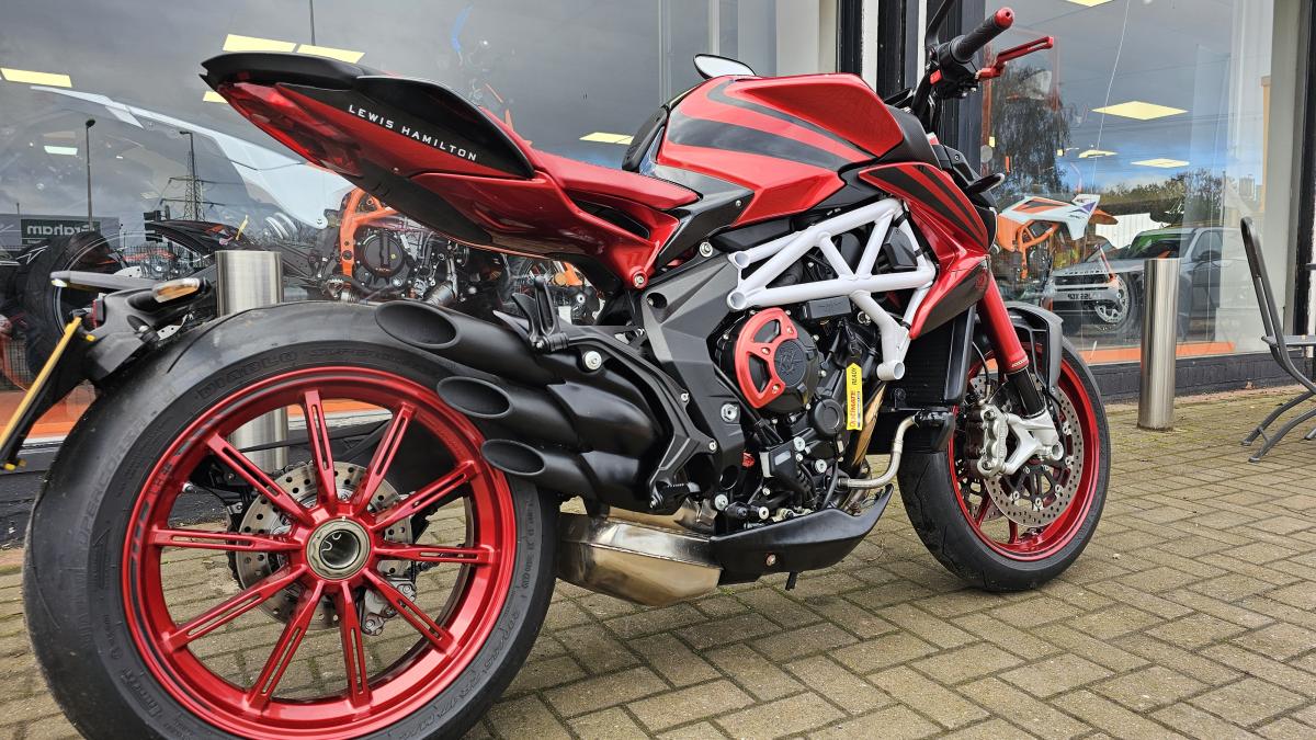 
								MV AGUSTA BRUTALE 800 RR full									
