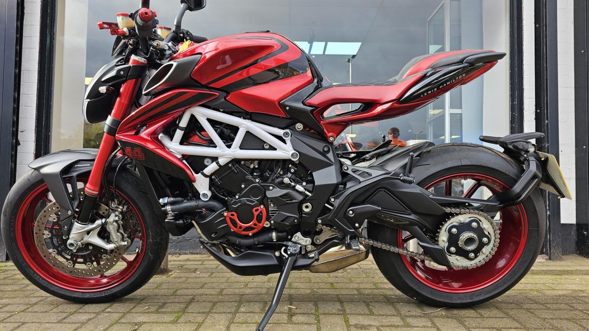 
								MV AGUSTA BRUTALE 800 RR full									