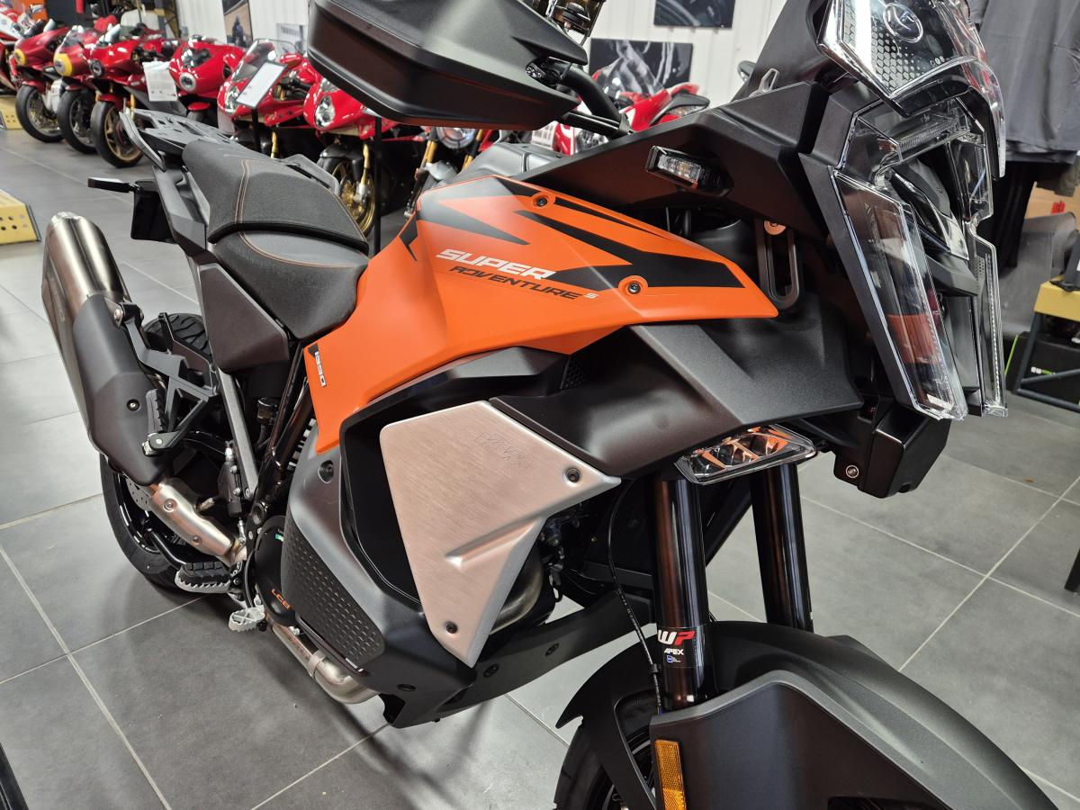 
								KTM 1390 Super Adventure S AMT full									