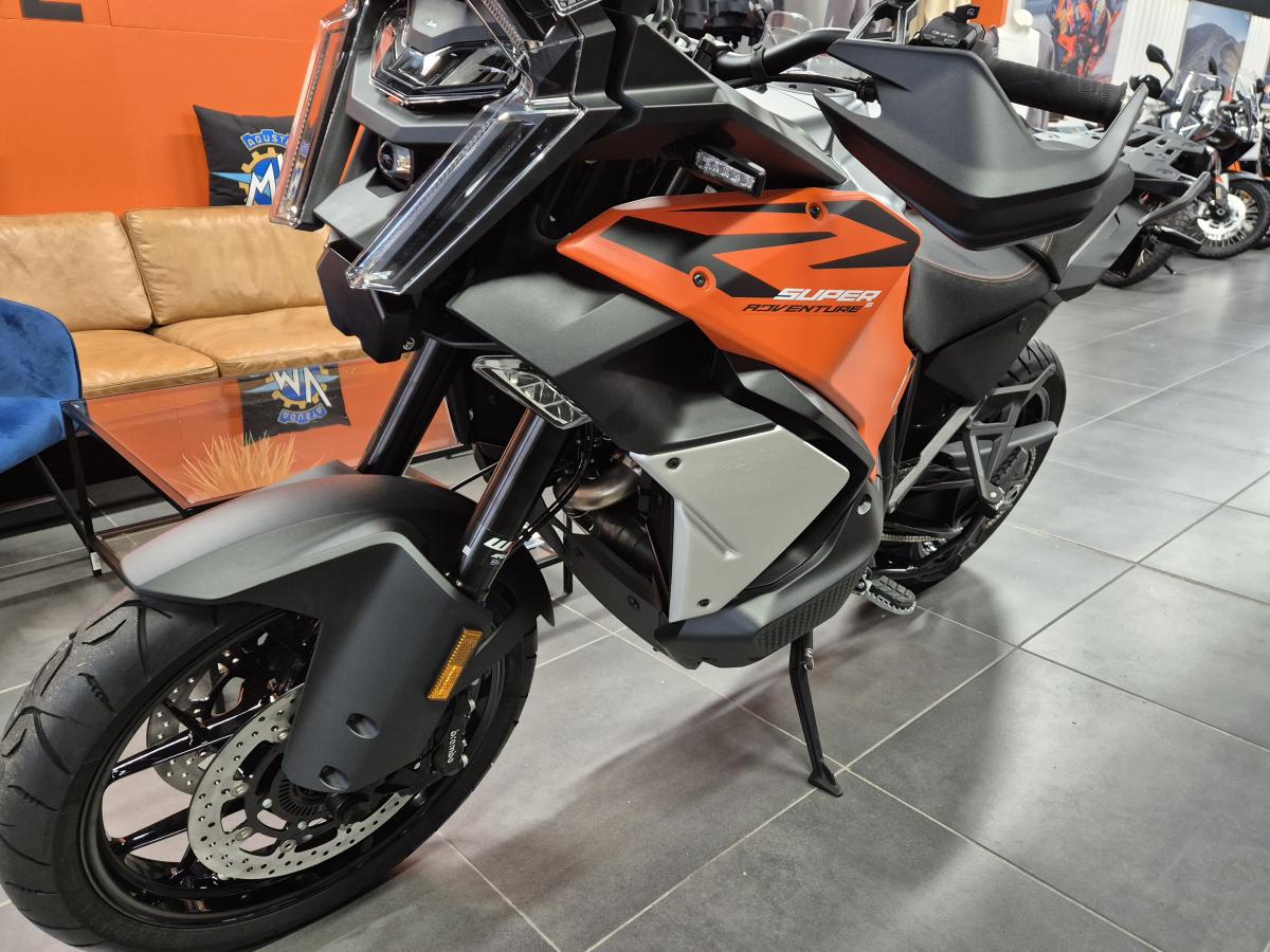 
								KTM 1390 Super Adventure S AMT full									