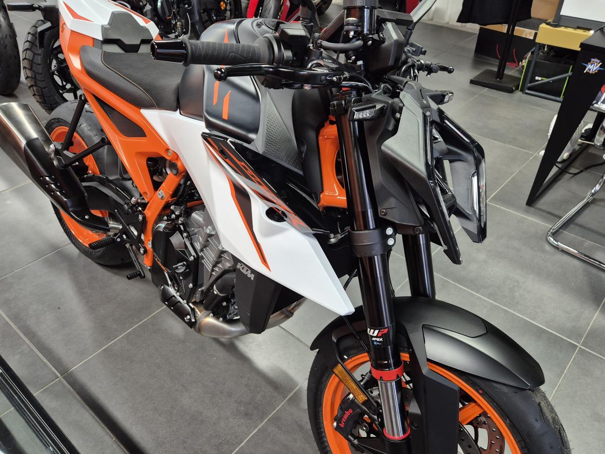 
								KTM 990 DUKE R full									