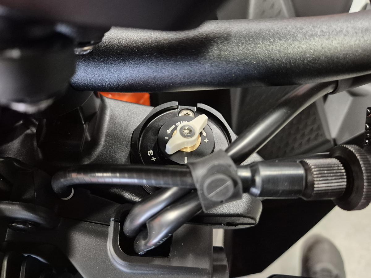 
								KTM 990 DUKE R full									