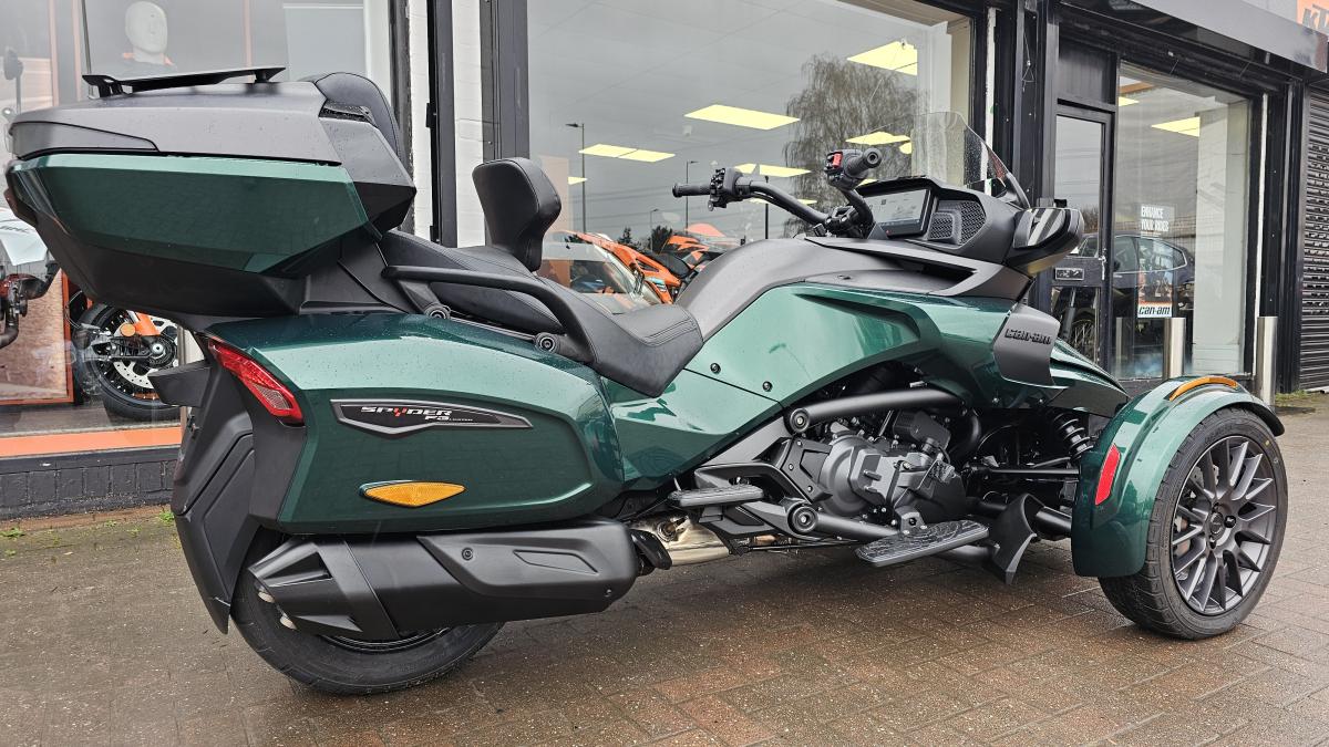 CANAM F3
