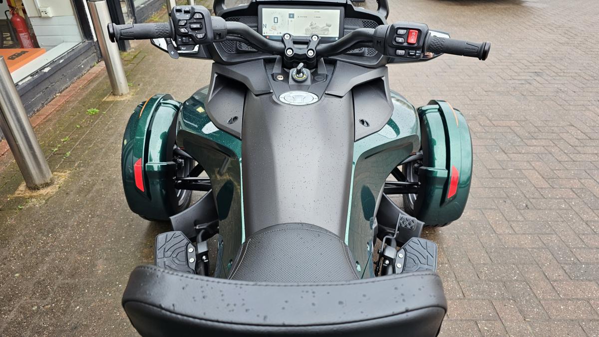 
								CANAM F3 full									