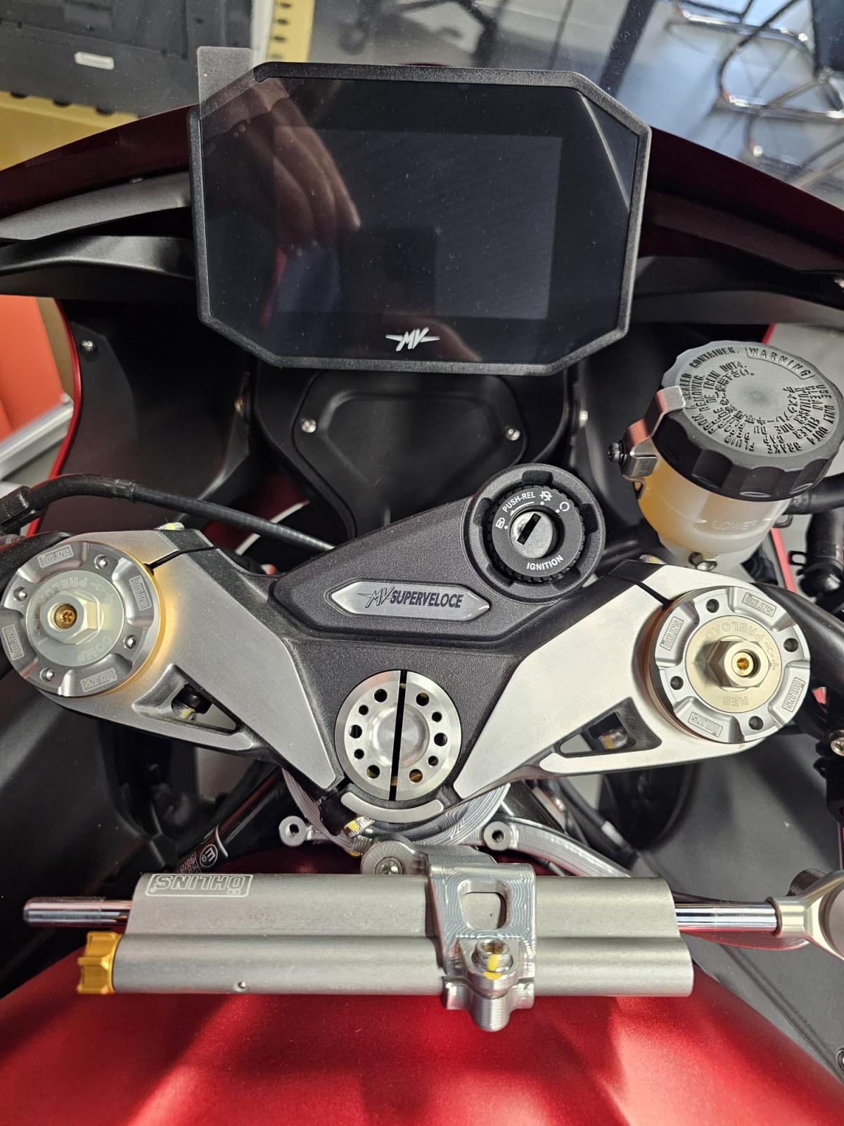 
								MV AGUSTA Superveloce 1000 AGO full									