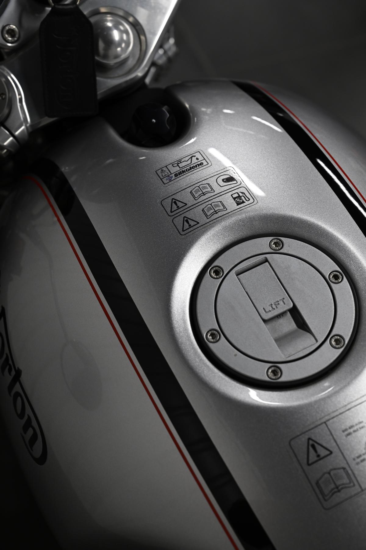 
								Norton NORTON COMMANDO 961 CAFE RACER full									
