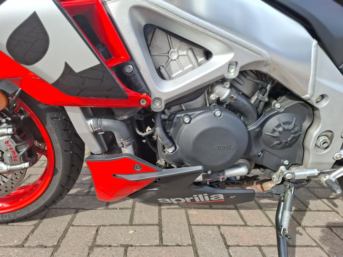 
								APRILIA TUONO full									