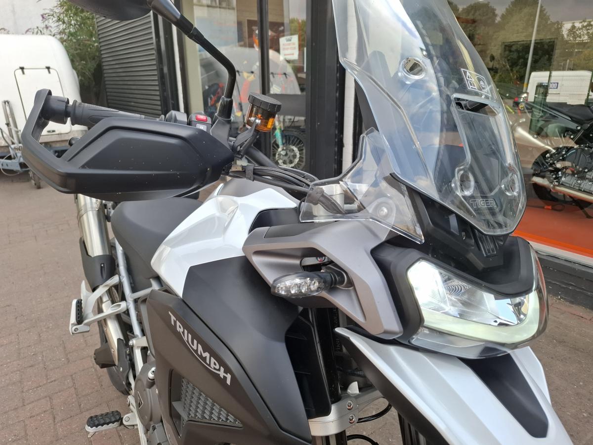 
								Triumph TIGER 1200 GT full									