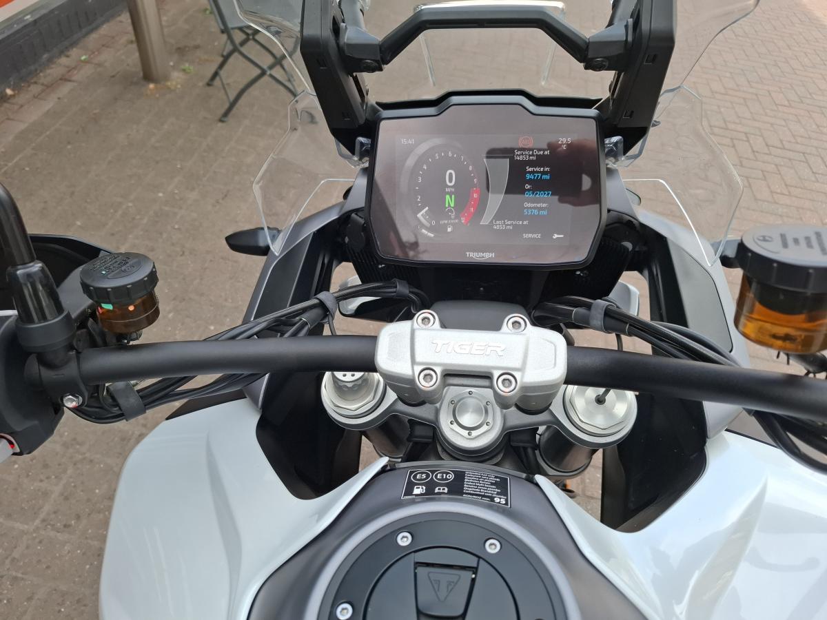 
								Triumph TIGER 1200 GT full									