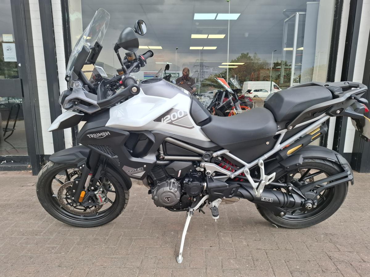 
								Triumph TIGER 1200 GT full									