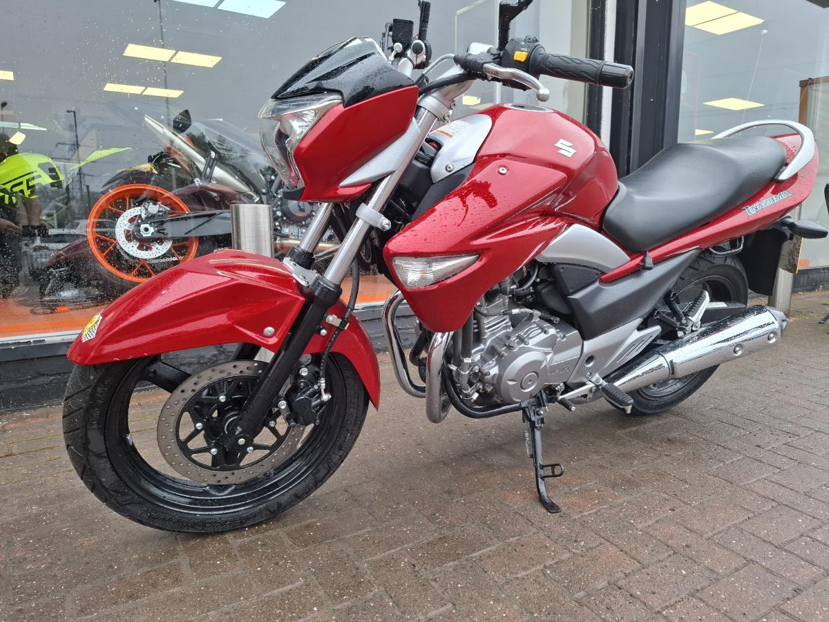 
								Suzuki GW 250 L3 full									