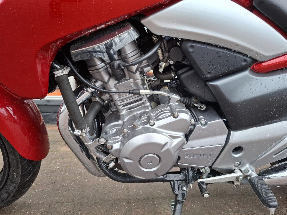 
								Suzuki GW 250 L3 full									