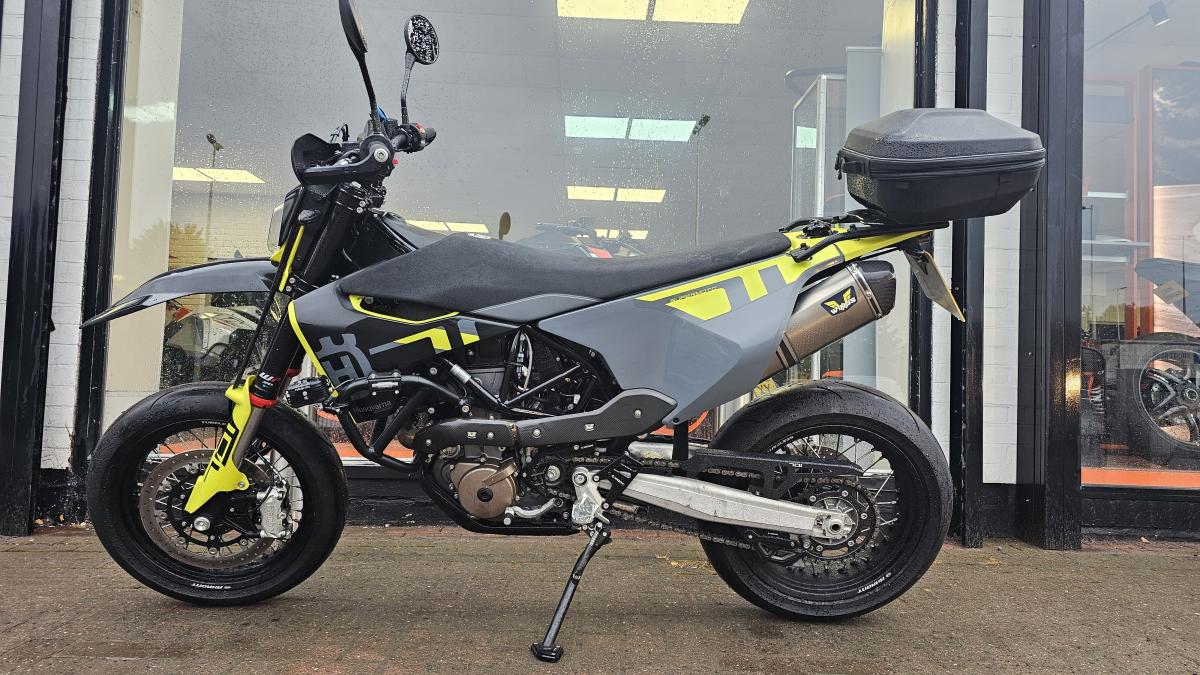 Husqvarna 701 SUPERMOTO 2024