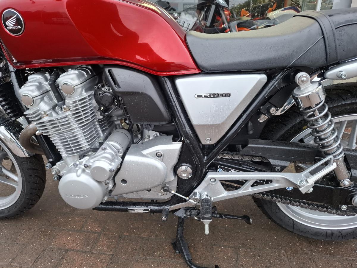 
								Honda CB 1100 A-D full									