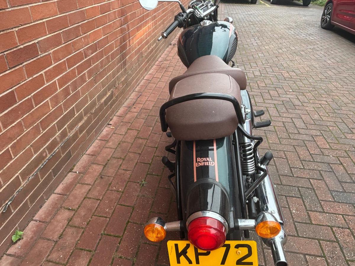 
								Royal Enfield CLASSIC 350 full									