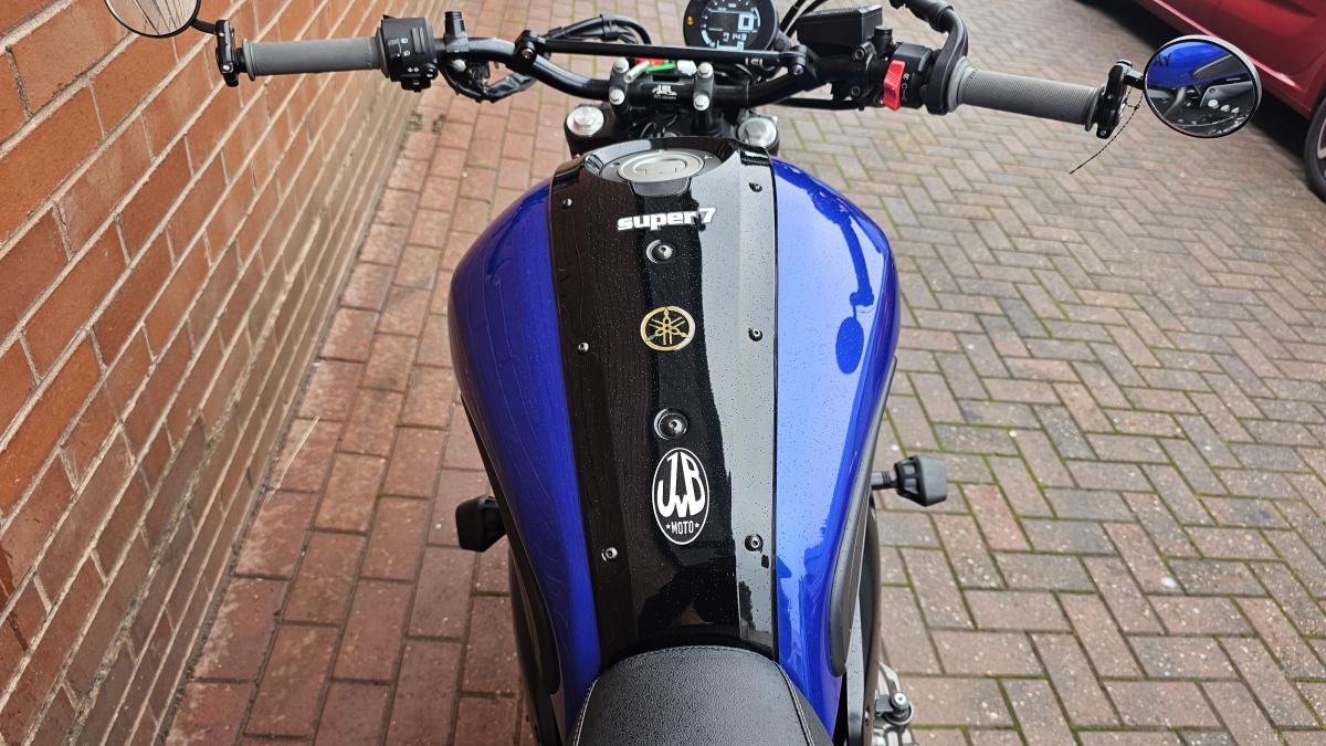 
								YAMAHA XSR 700 XTRIBUTE full									