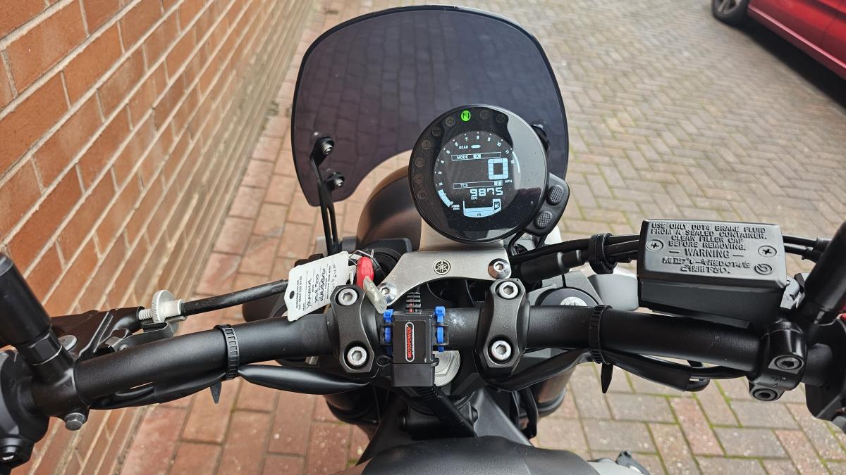 
								Yamaha XSR 900 ABS full									