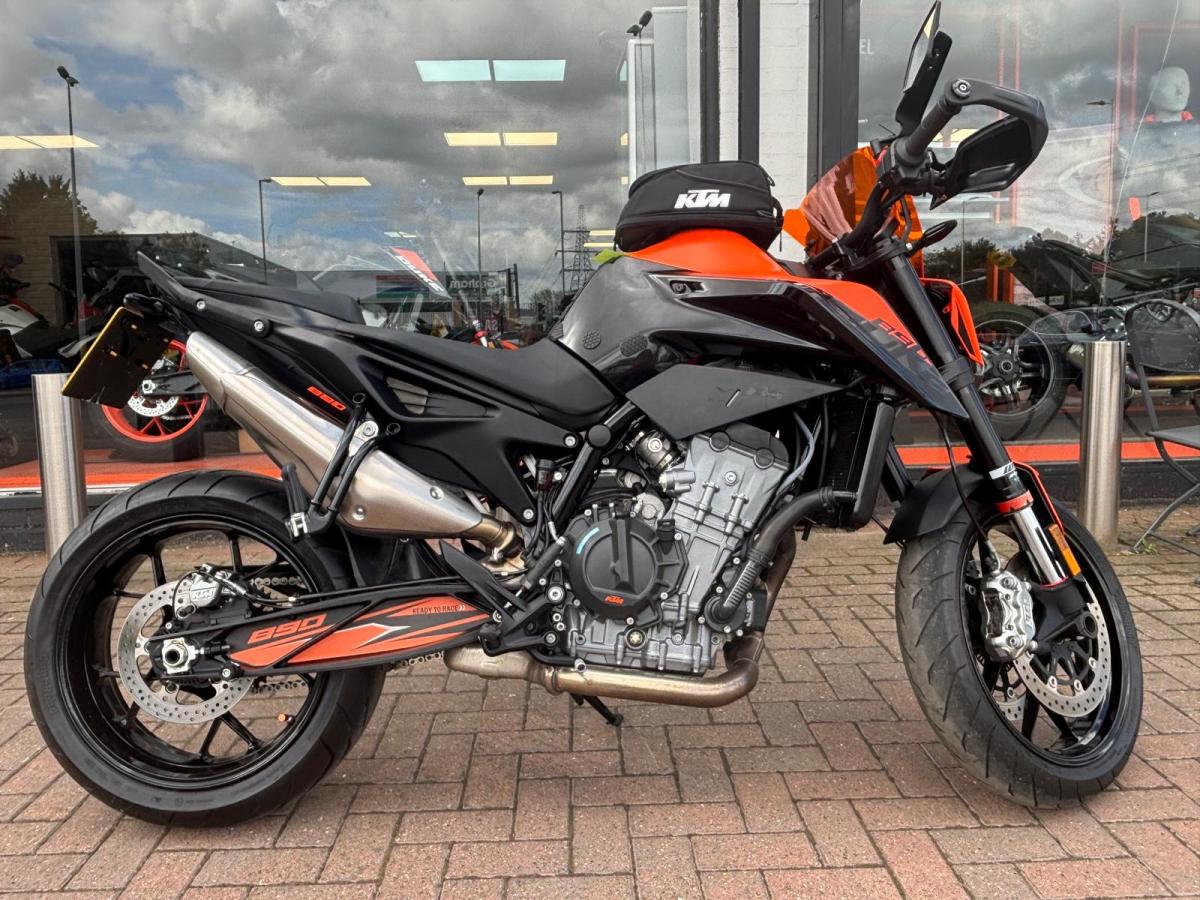 KTM 890 DUKE