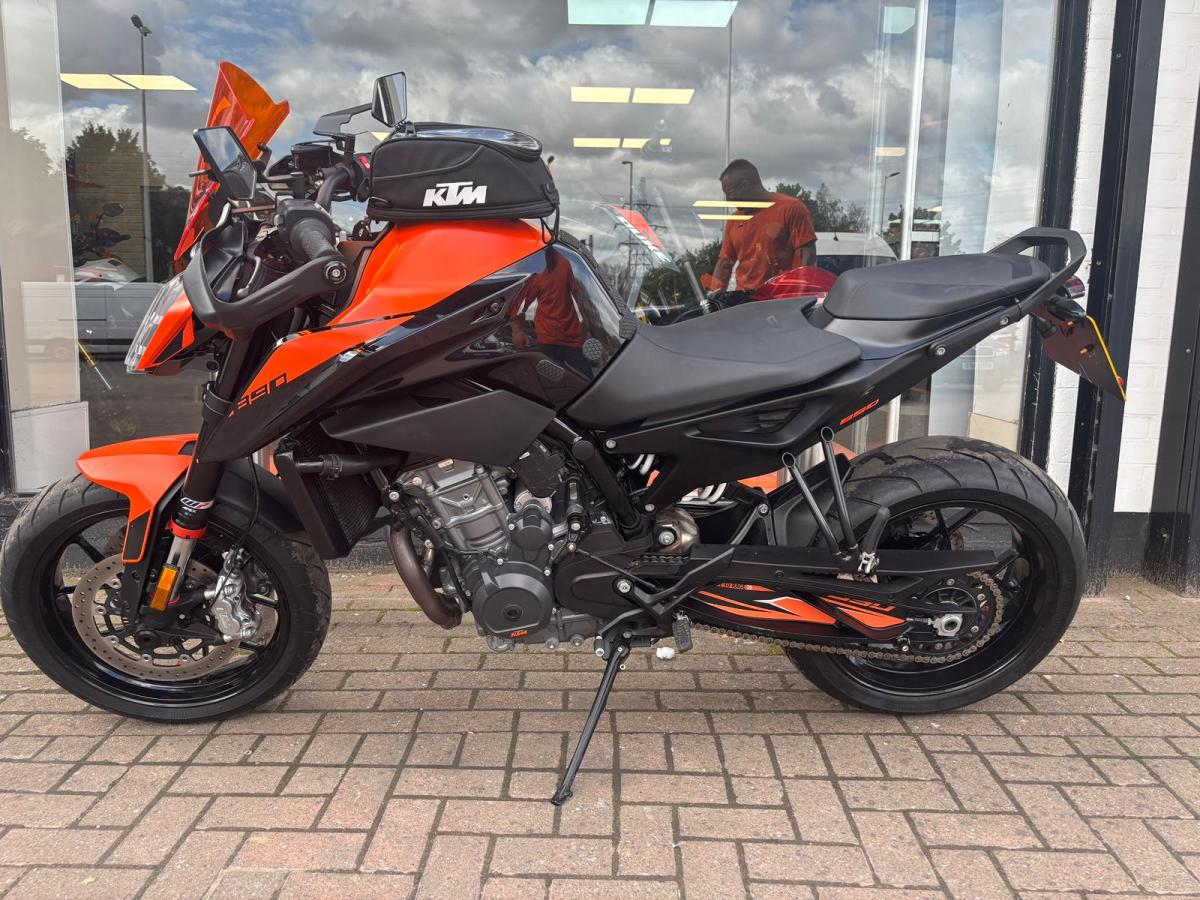KTM 890 DUKE