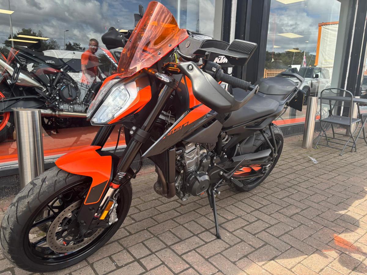 KTM 890 DUKE