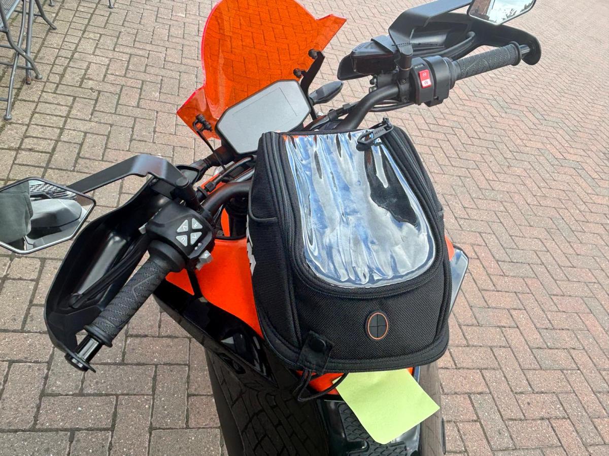 
								KTM 890 DUKE full									
