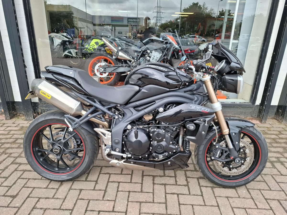 TRIUMPH TRIPLE 1050 ABS