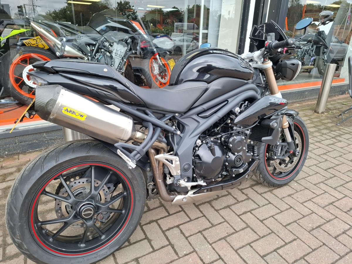TRIUMPH TRIPLE 1050 ABS