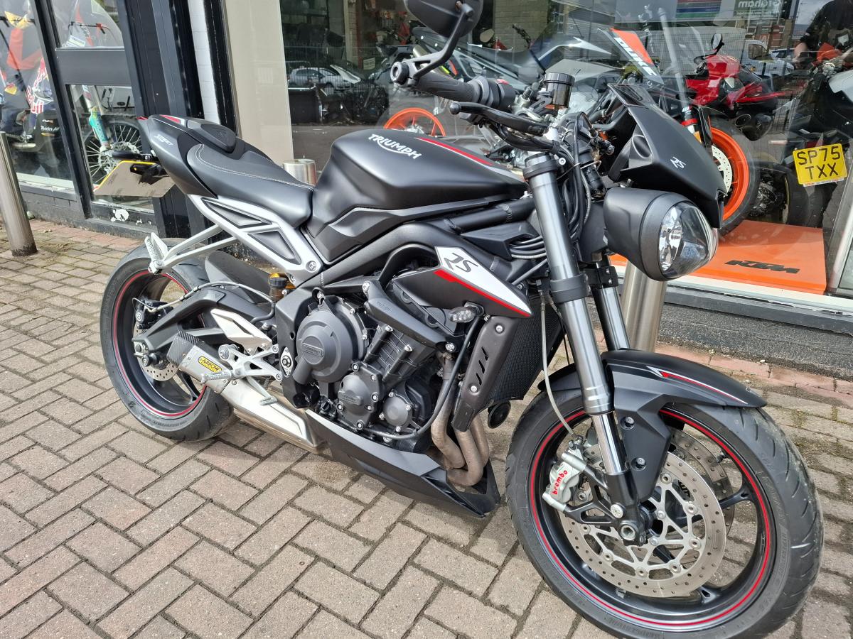 TRIUMPH STREET TRIPLE RS