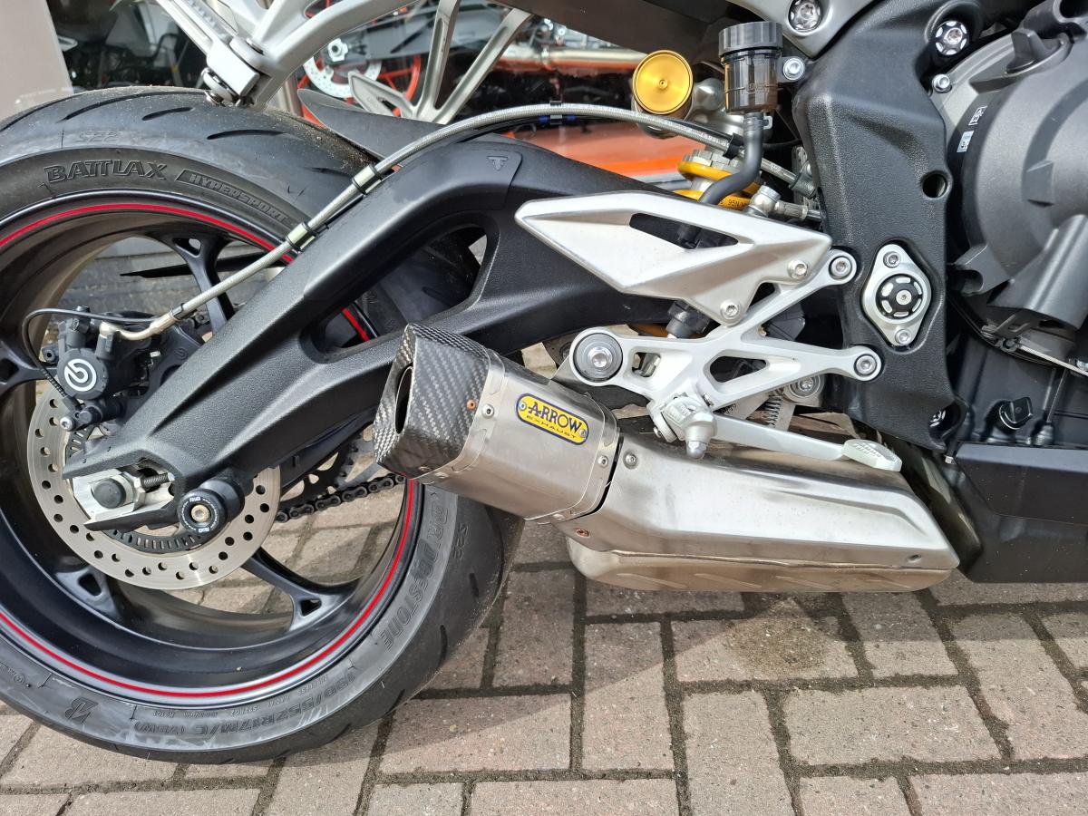 TRIUMPH STREET TRIPLE RS