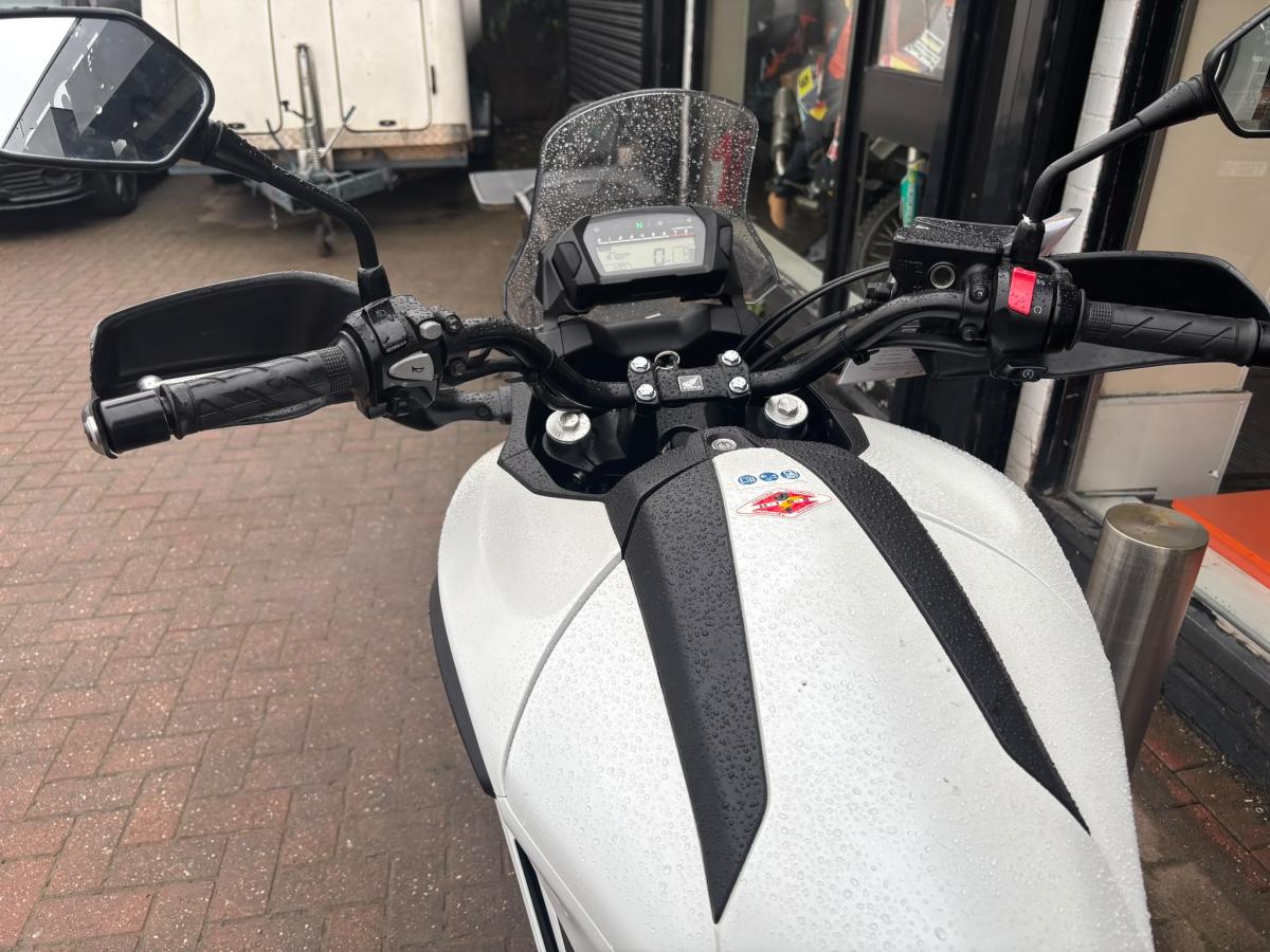
								Honda NC750 full									