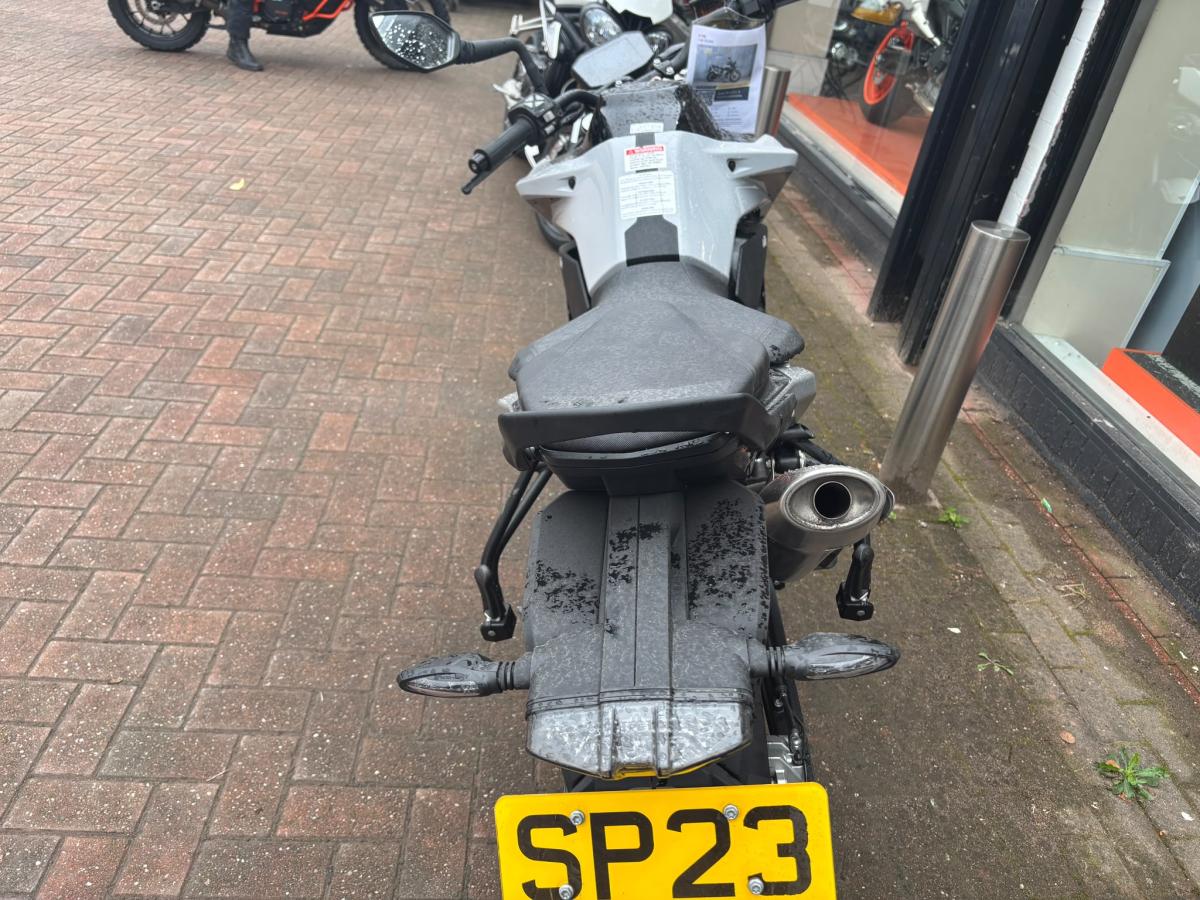 
								KTM 790 DUKE full									