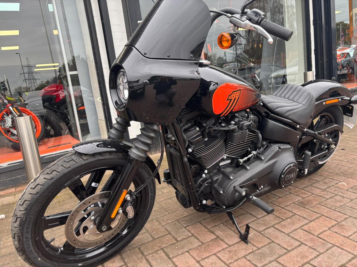 HARLEY-DAVIDSON FXBBS STREET BOB 114 1868