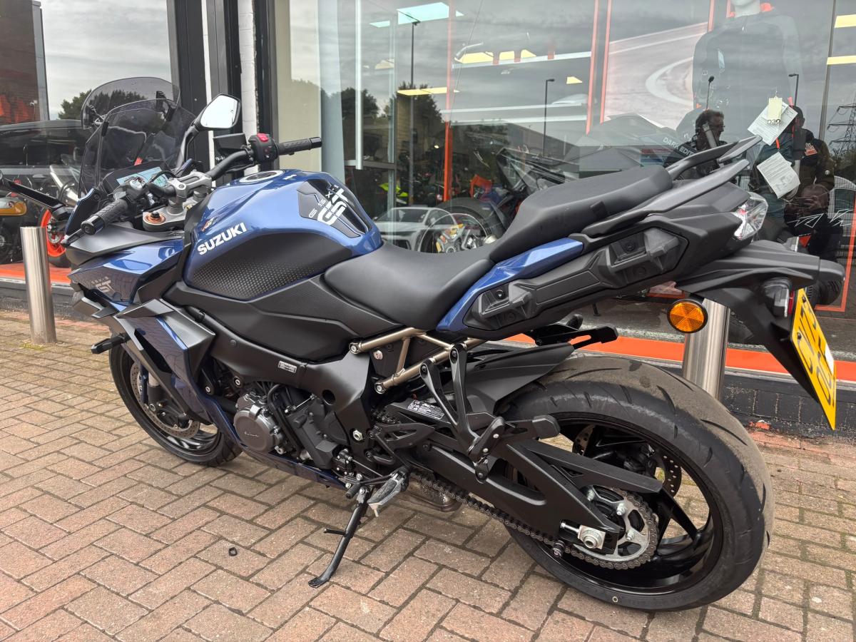 
								Suzuki GSXS 1000 GT TOUR M3 full									