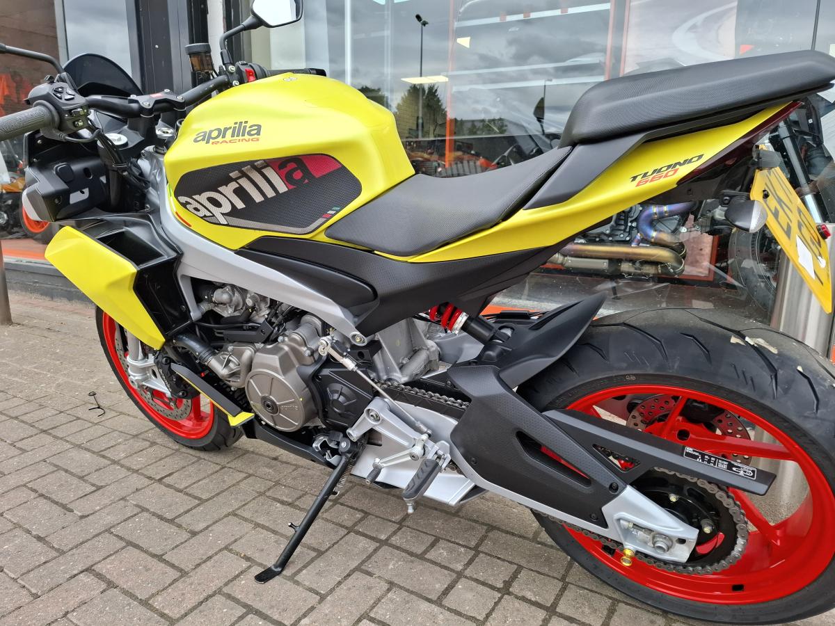 
								Aprilia TUONO 660 full									