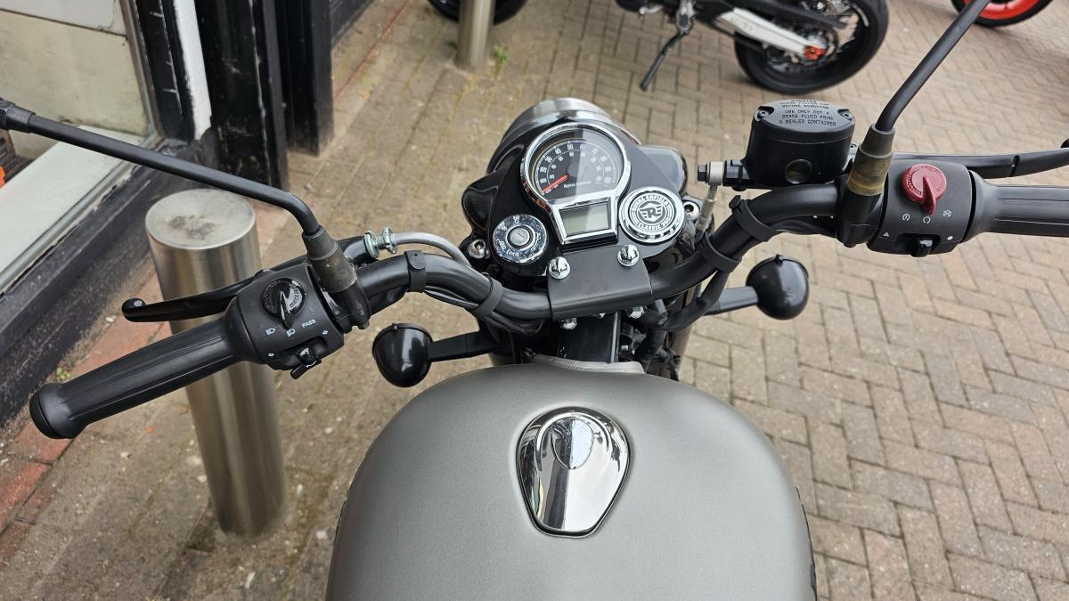 
								Royal Enfield CLASSIC 350 E5 full									