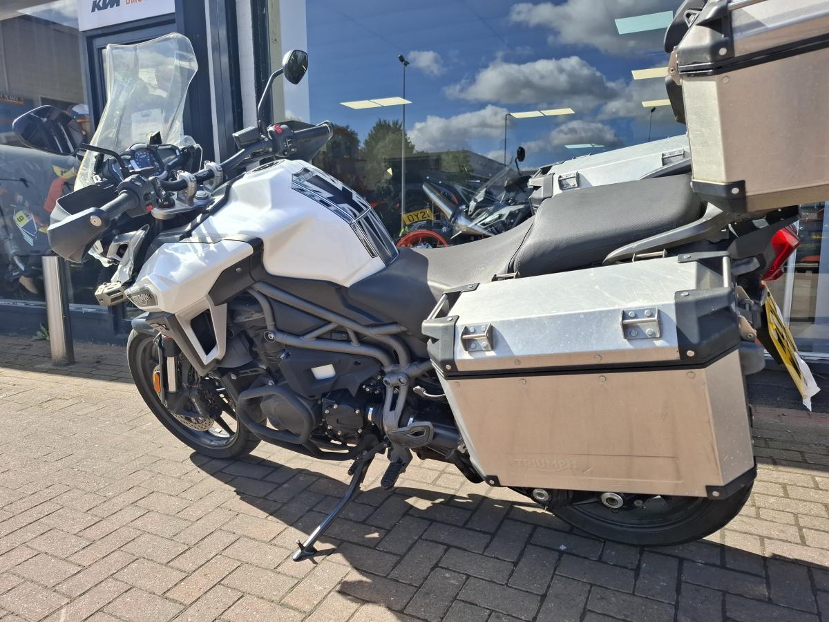 TRIUMPH TIGER EXPLORER