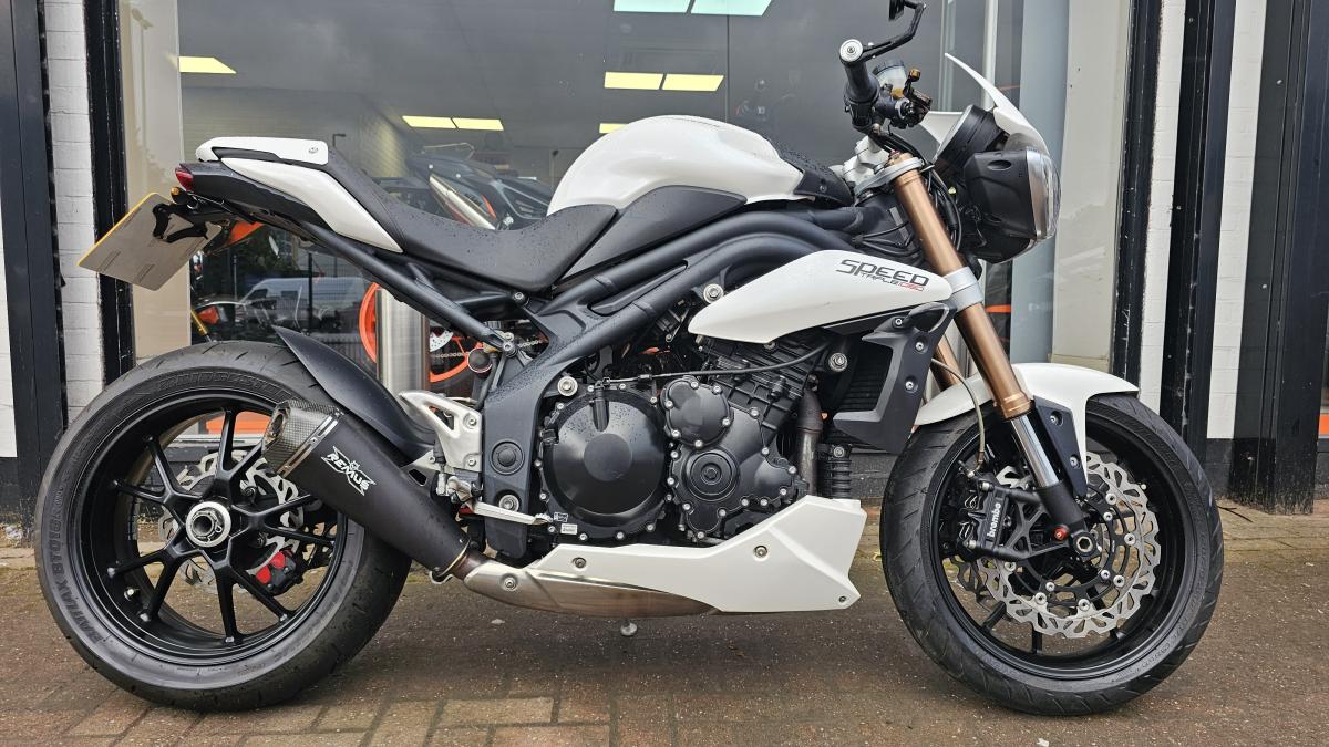 TRIUMPH SPEED TRIPLE 1050