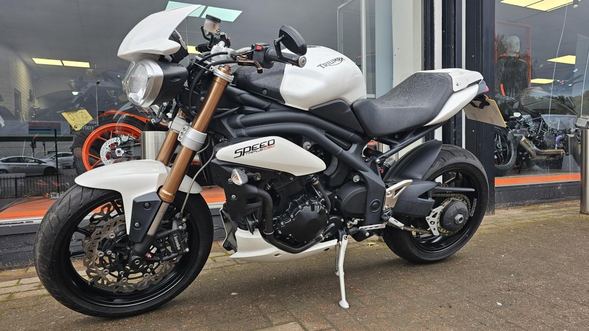 TRIUMPH SPEED TRIPLE 1050