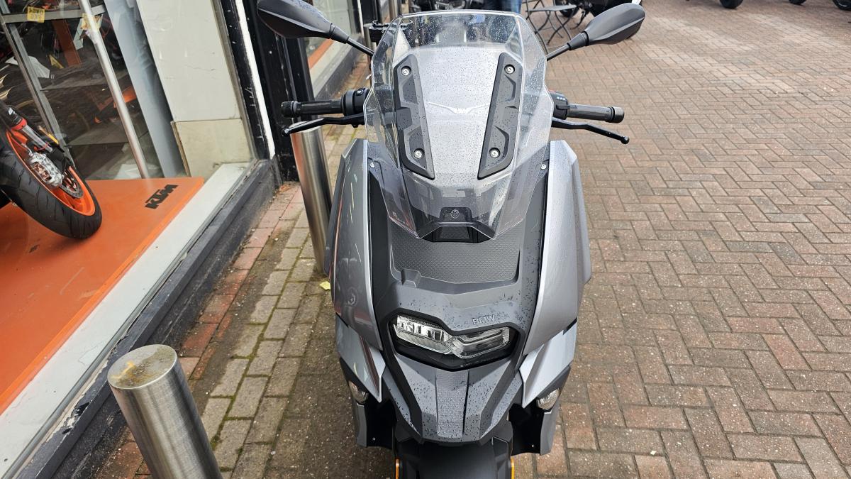 
								Bmw C 400 X full									