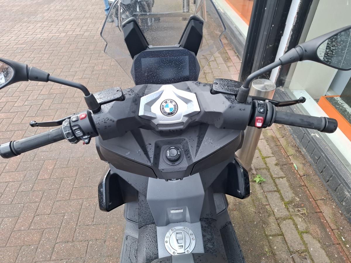 
								Bmw C 400 X SE full									