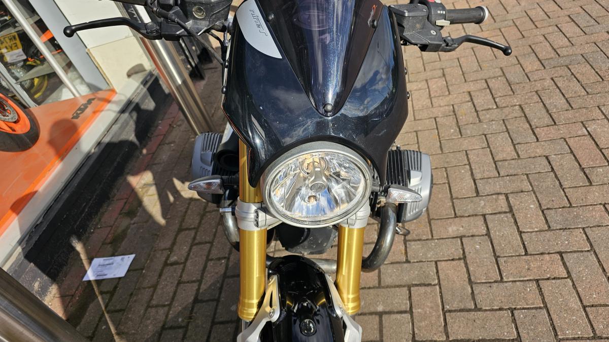 
								Bmw R NINET full									