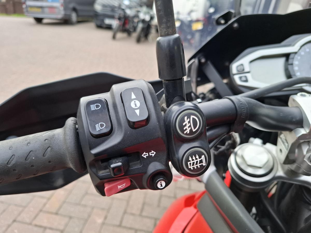 TRIUMPH TIGER 800 XRT