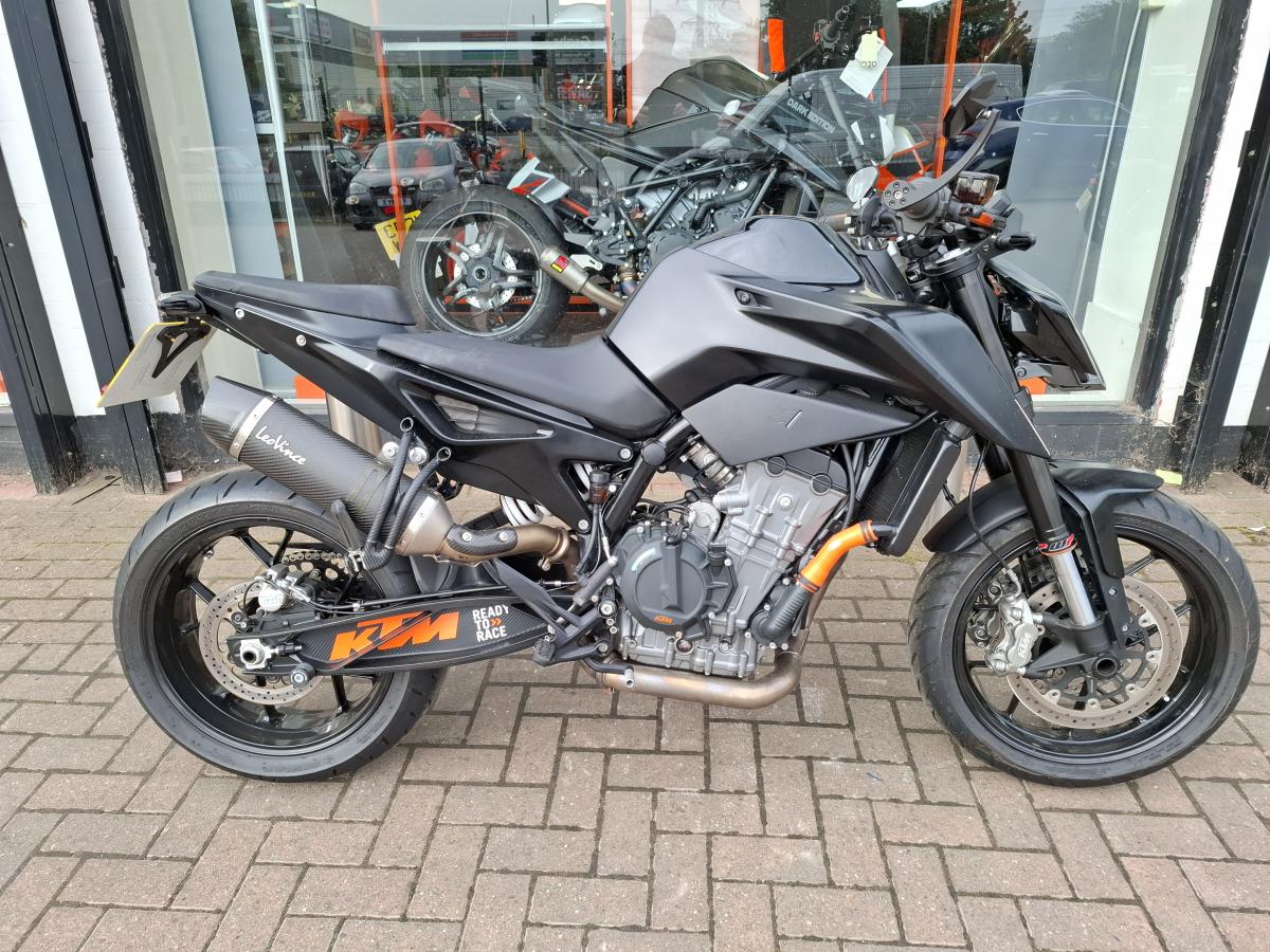 KTM 790 DUKE 18